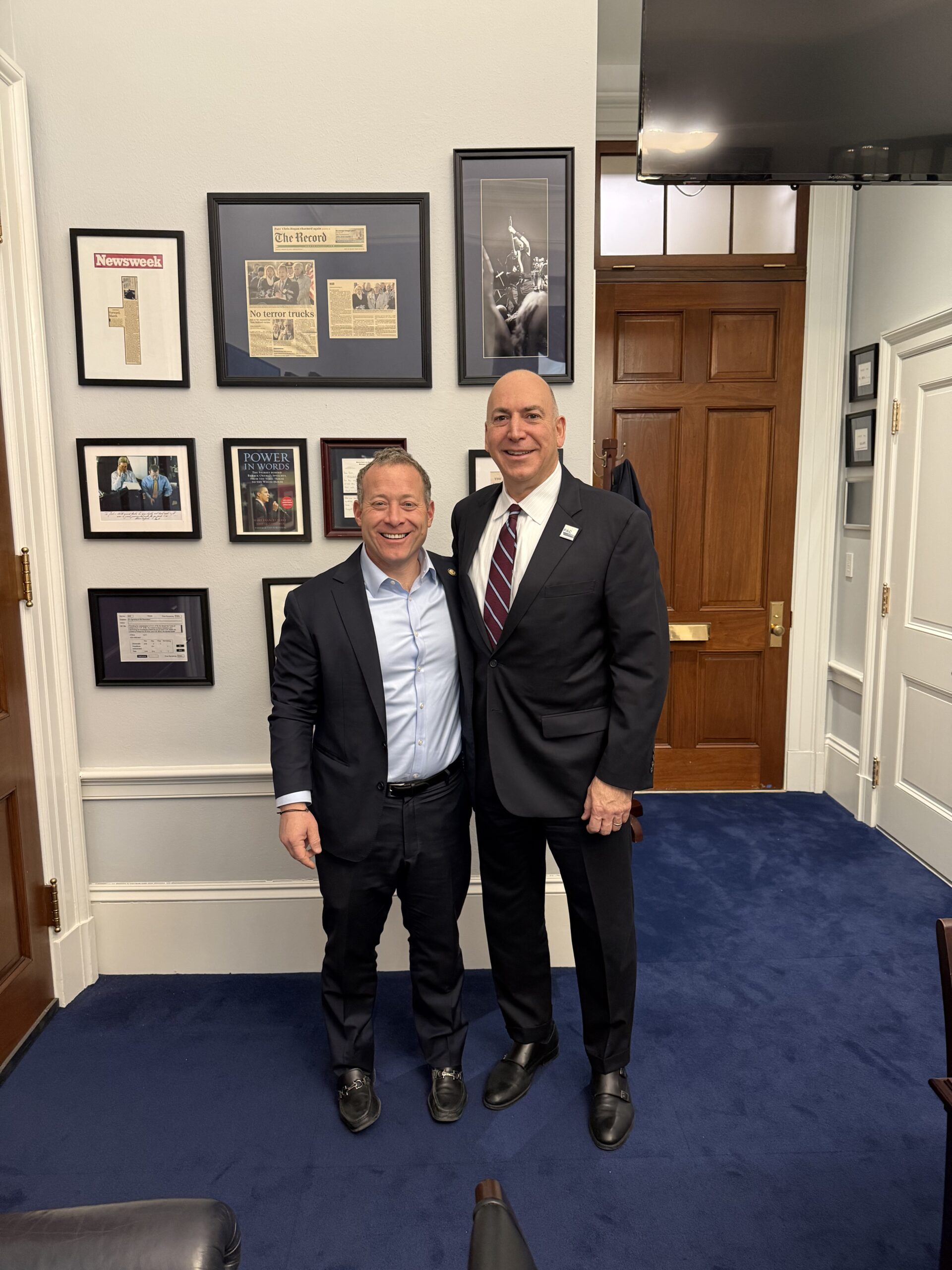 [28157] antonio albanese with rep josh gottheimer d nj 05